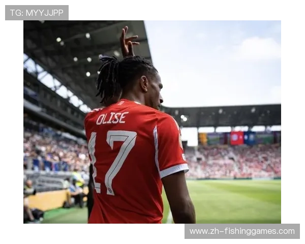 拜仁vs斯图加特：莱默脚后跟破门，奥利塞助攻梅开二度