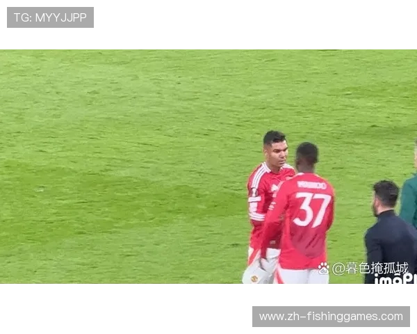 卡塞米罗离队决定公布,老将坐在替补席掩面沉思 卡塞米罗离队决定公布,老将坐在替补席掩面沉思